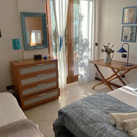 Casa Al Mare Con Giardino